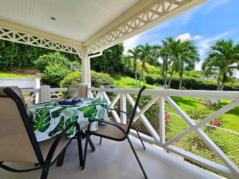 Heywoods 146 -Vacation Rental Apartment Outdoor Dining Patio