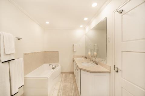 Palm Beach, Unit 206 Condominium/Apartment For Rent in Barbados