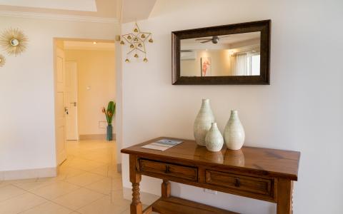 Beachfront Holiday Rental Barbados Palm Beach 410 Entrance Way
